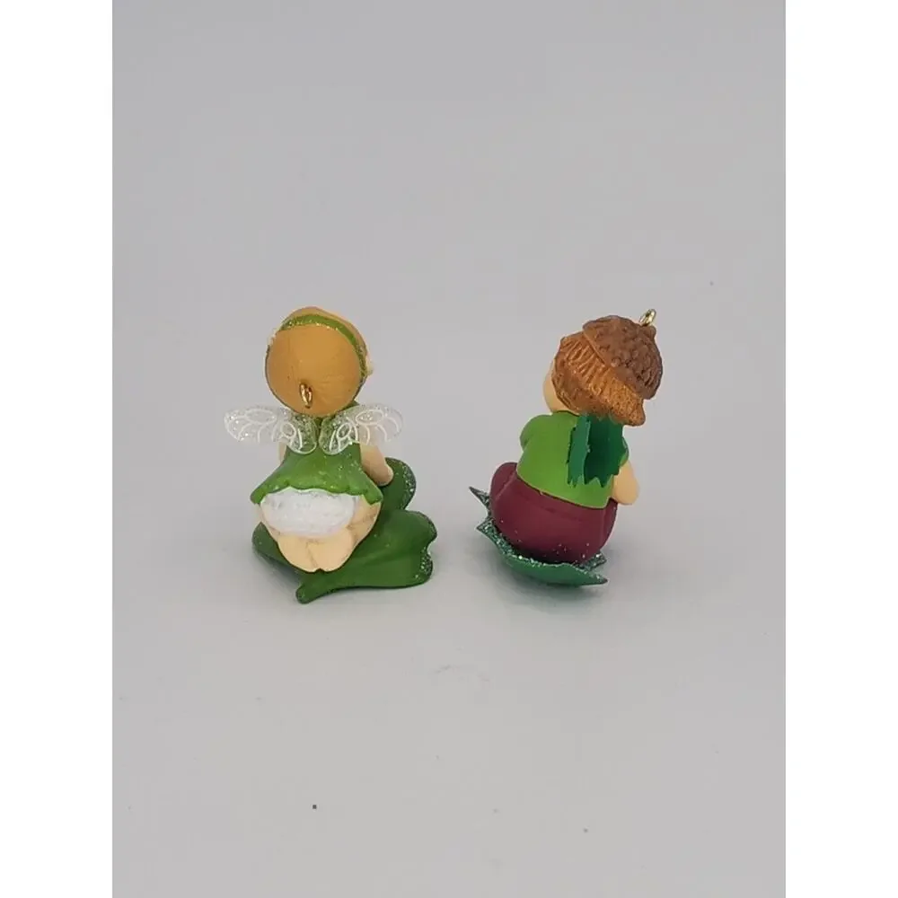 Hallmark Mistletoe and Holly Ornament 2018‎ U76